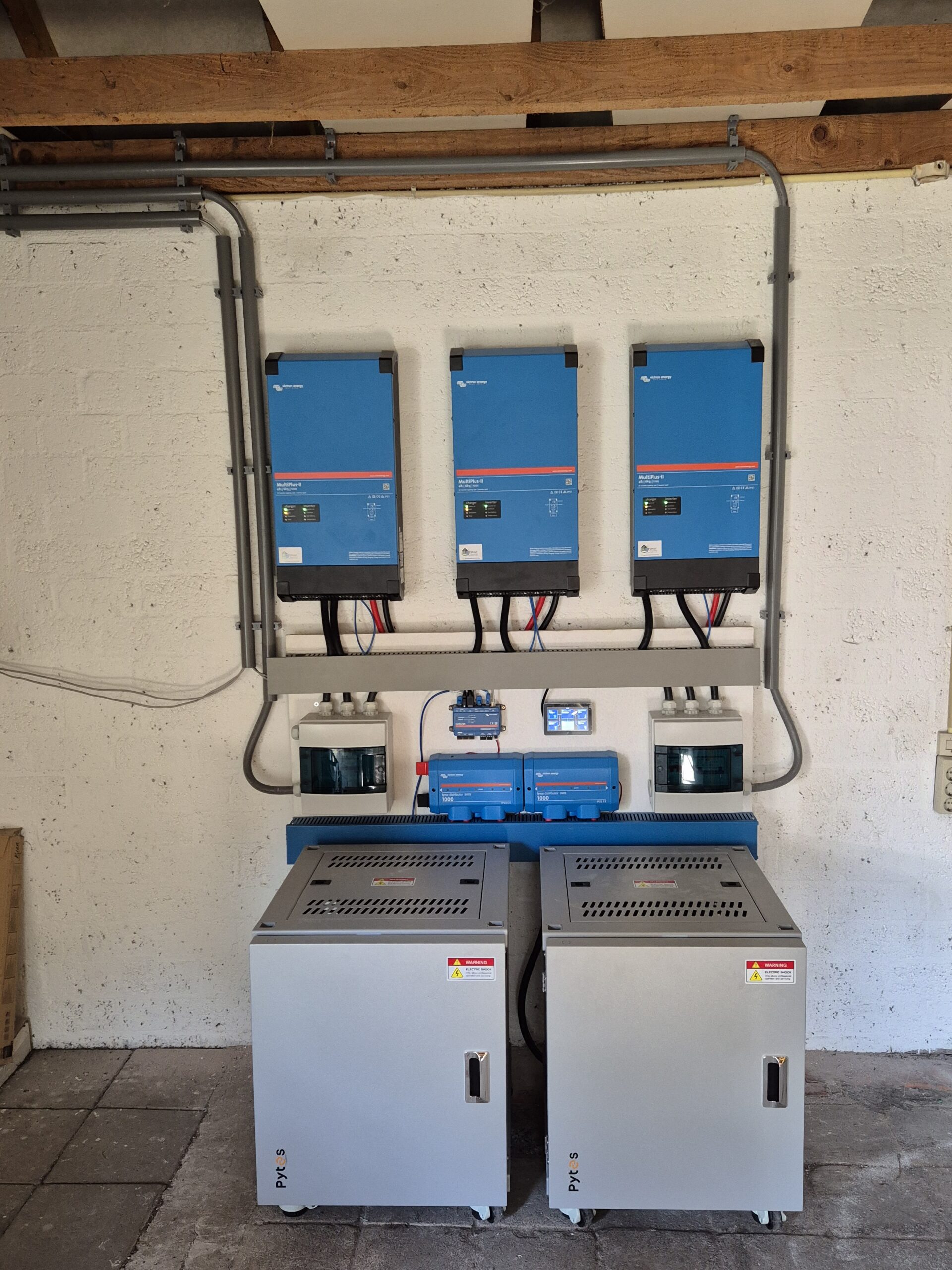 Victron thuisbatterij installatie met Pytes accu's en SolarEdge integratie